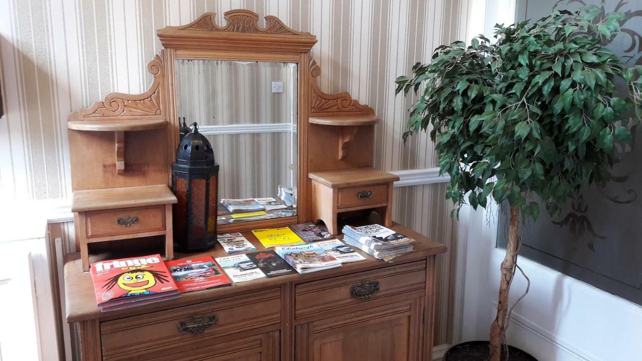 Pensión Capital House 3*